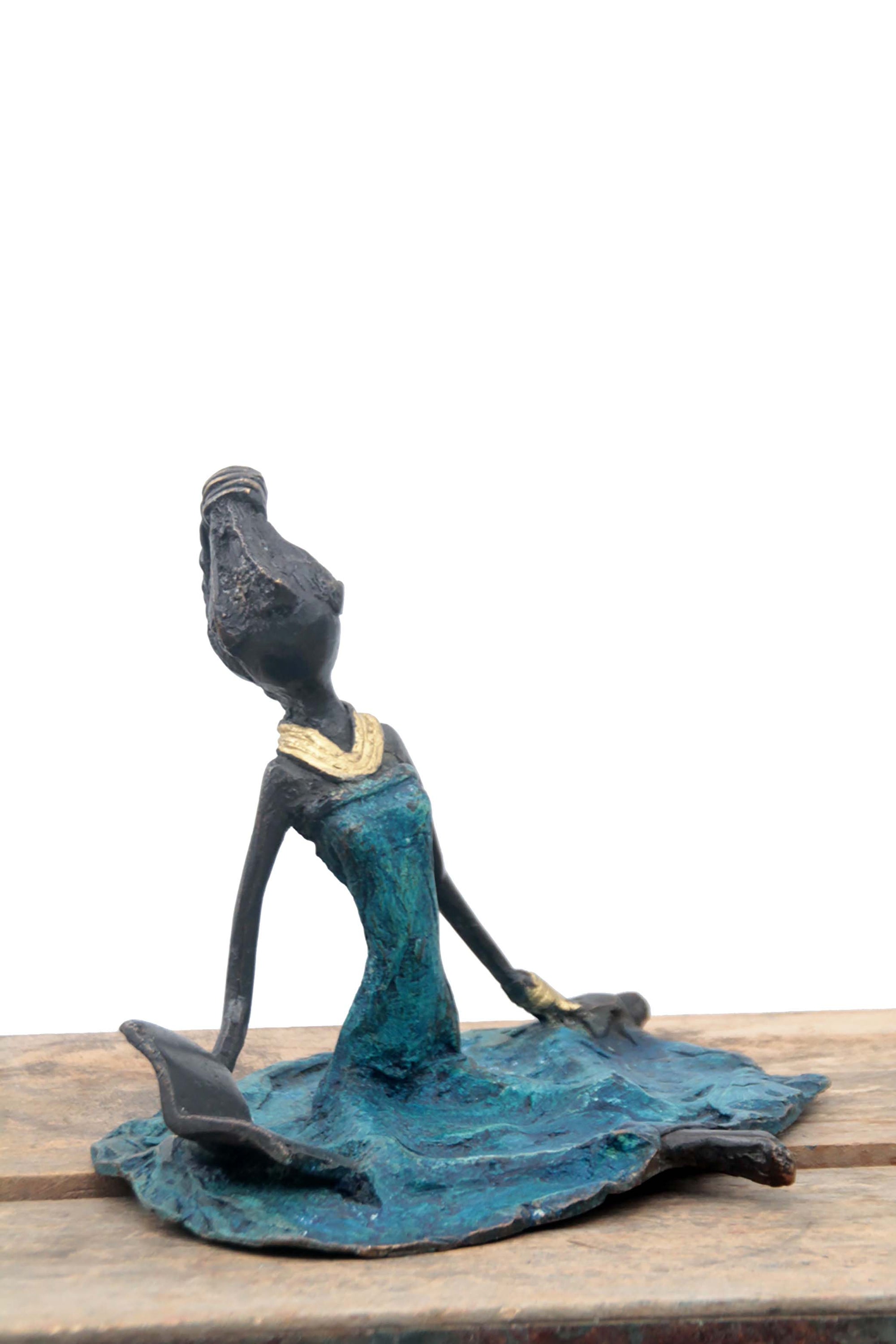 Bronze assis au sol 25 cm bleu n°2 Bronzes d&#39;Afrique