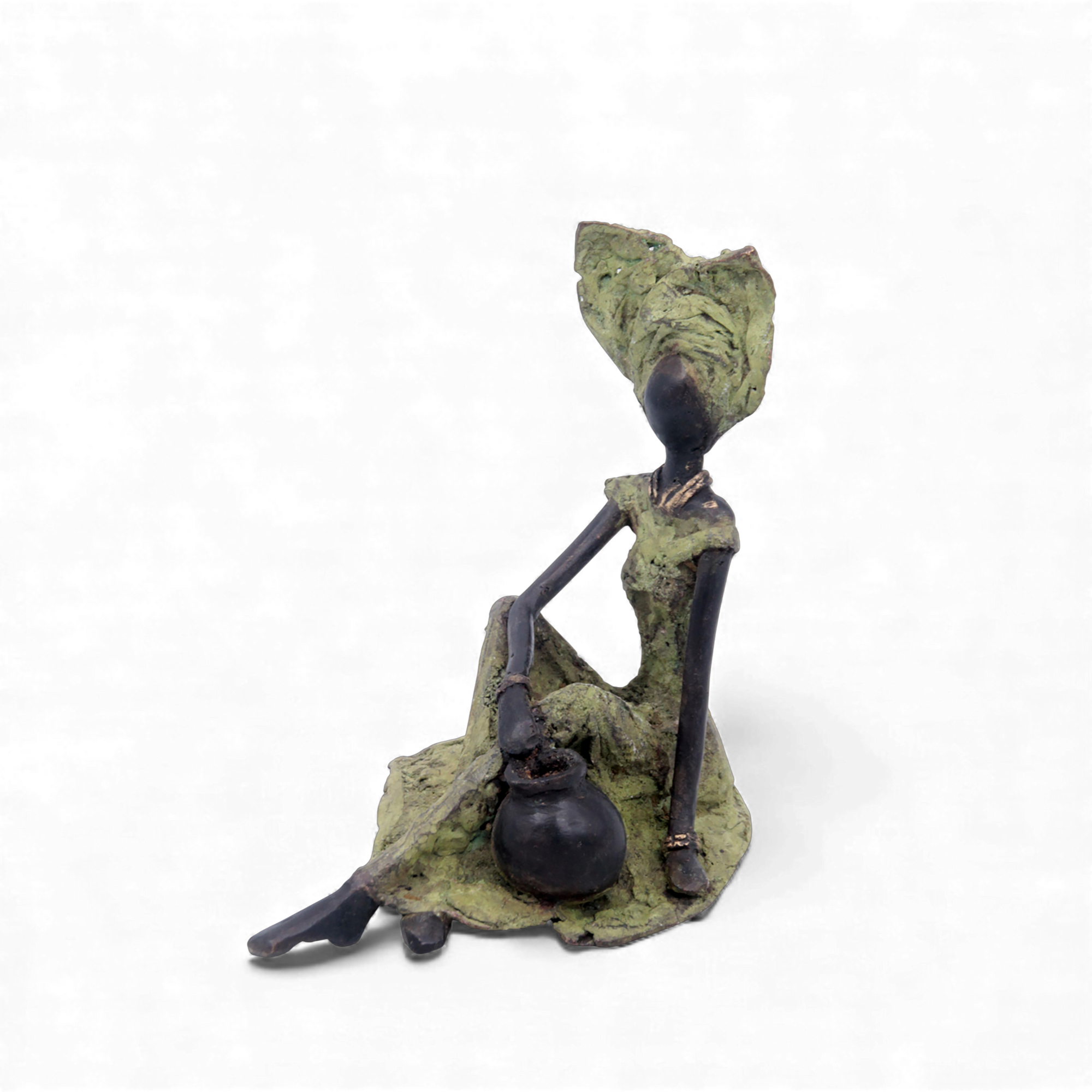 Bronze assis au sol 25 cm vert n°1 